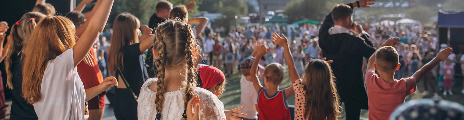 A crowd gathered along the waterfront at an Outer Banks festival